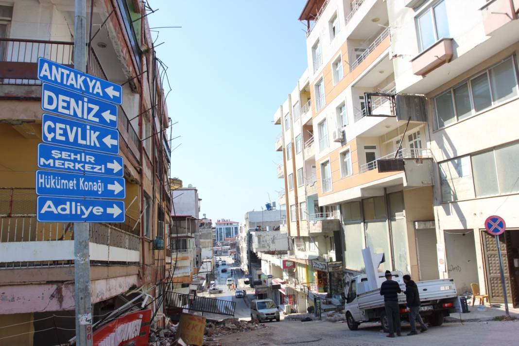 Kısa Dalga fotoğrafladı: İşte Samandağ’da büyük yıkımdan sonraki durum 1